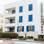 B06 - Top-floor Marina 2 Bed *