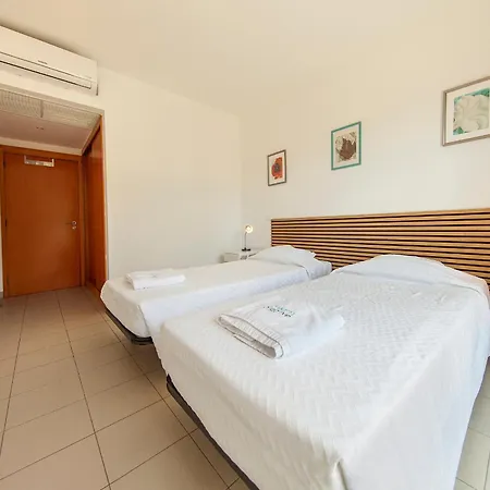 Top-floor Marina 2 Bed Lägenhet *