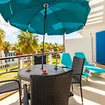 B06 - Top-floor Marina 2 Bed