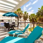 B06 - Top-floor Marina 2 Bed דירה *