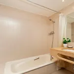 B06 - Top-floor Marina 2 Bed *