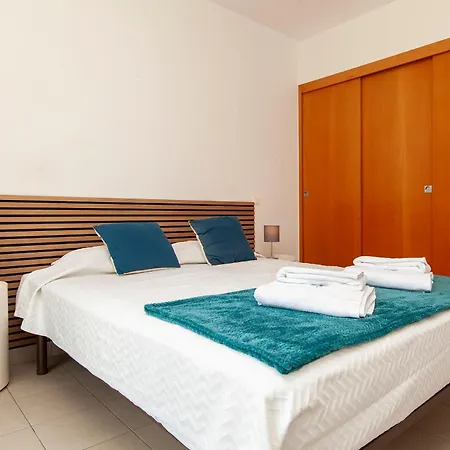 Apartment B06 - Top-floor Marina 2 Bed *
