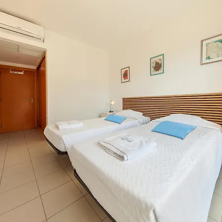 B06 - Top-floor Marina 2 Bed Lagos