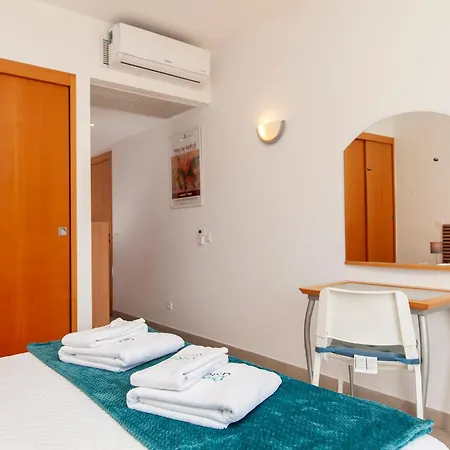Apartment B06 - Top-floor Marina 2 Bed Lagos