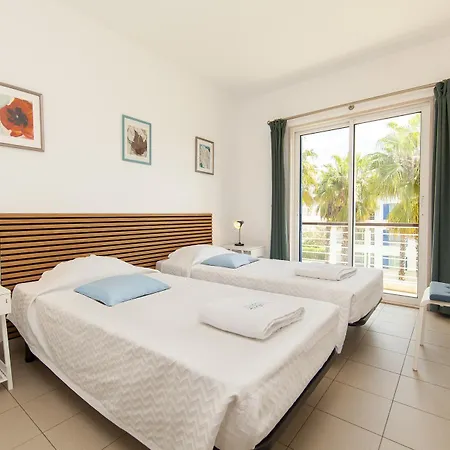 B06 - Top-floor Marina 2 Bed Lagos