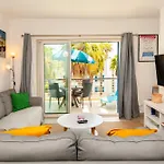 B06 - Top-floor Marina 2 Bed