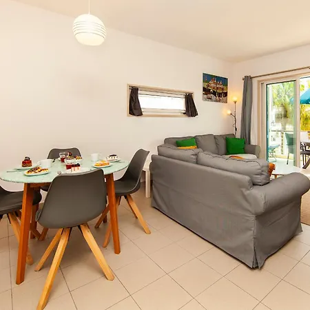 B06 - Top-floor Marina 2 Bed 公寓