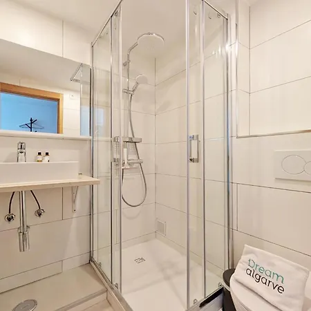 B06 - Top-floor Marina 2 Bed * Lagos