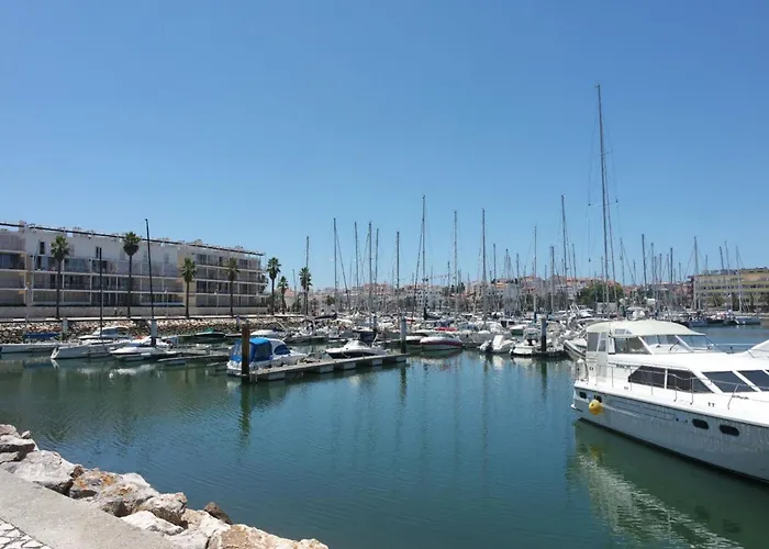 Apartment B06 - Top-floor Marina 2 Bed Lagos