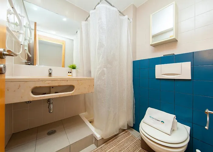 B06 - Top-floor Marina 2 Bed Apartamento